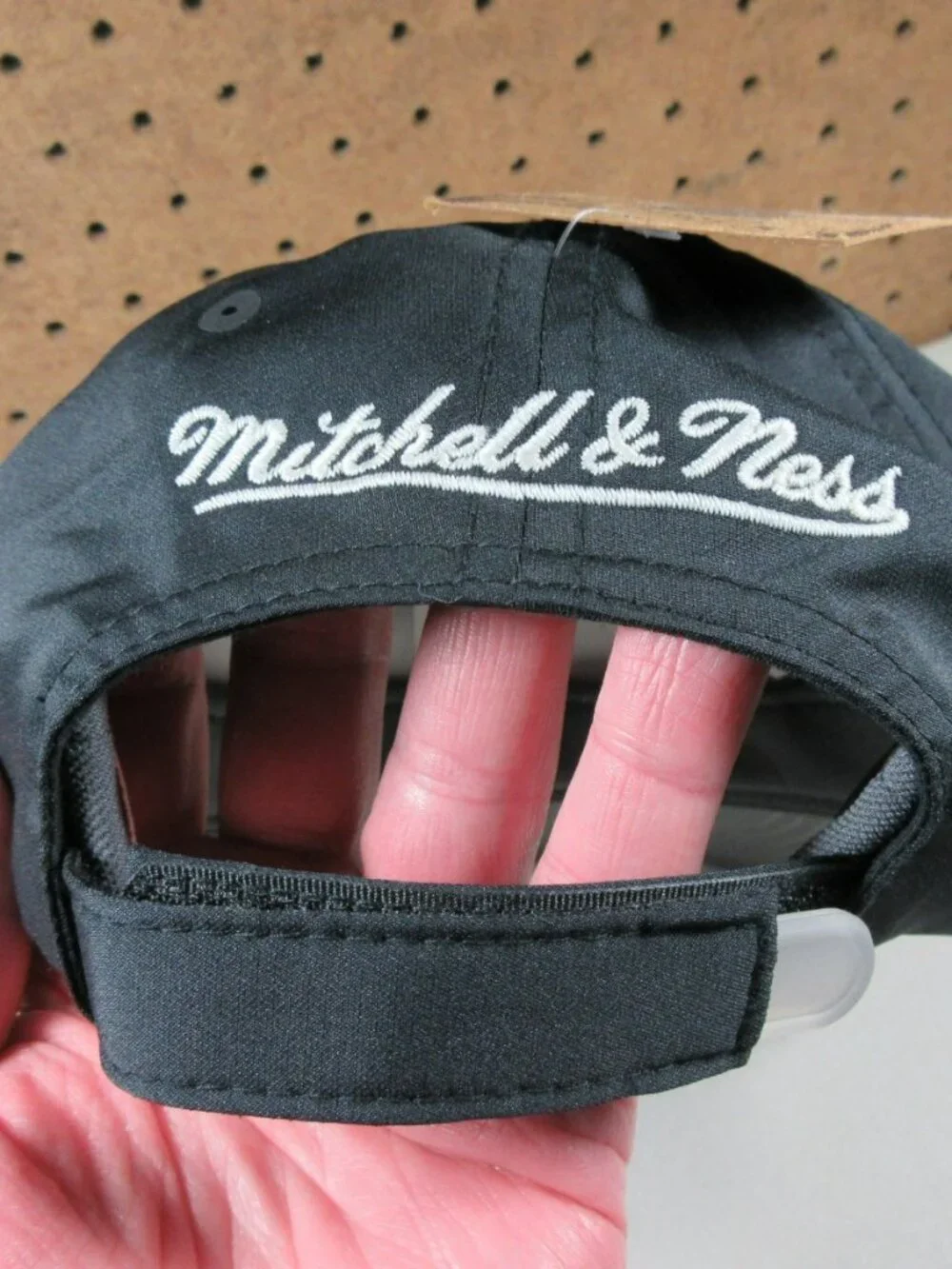 Mitchell & Ness mens black gray Chicago Bulls NBA strapback tech golf hat NWT